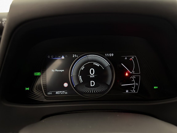 Lexus UX250h 13 of 26