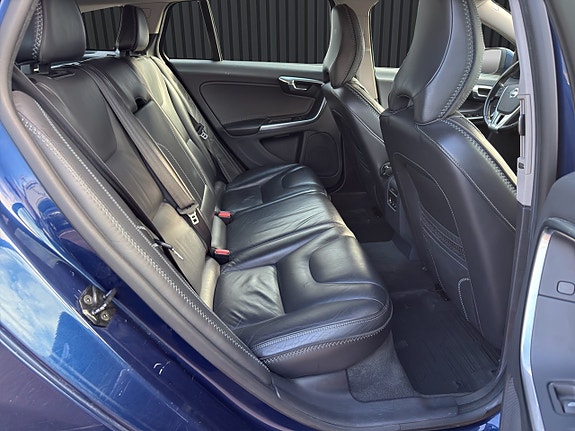 Volvo V60 13 of 21