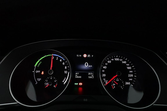 Volkswagen Passat 16 of 26