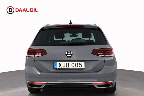 Volkswagen Passat 7 of 26
