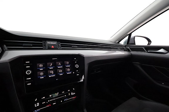 Volkswagen Passat 23 of 26