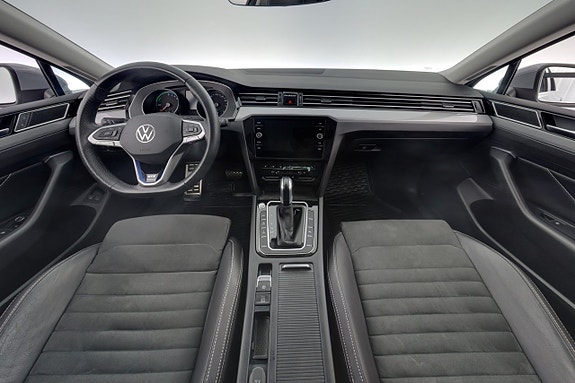 Volkswagen Passat 13 of 26
