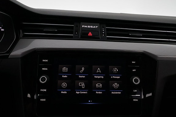 Volkswagen Passat 17 of 26
