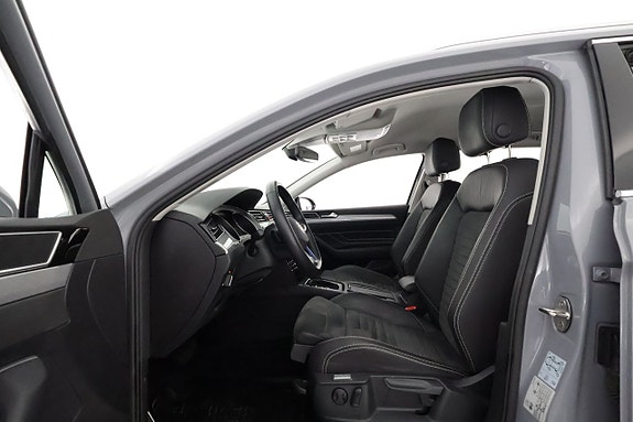 Volkswagen Passat 10 of 26