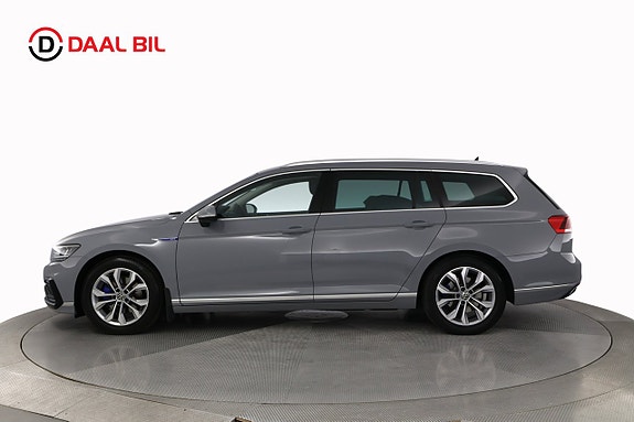 Volkswagen Passat 9 of 26