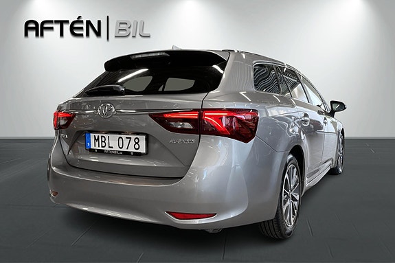 Toyota Avensis 10 of 21