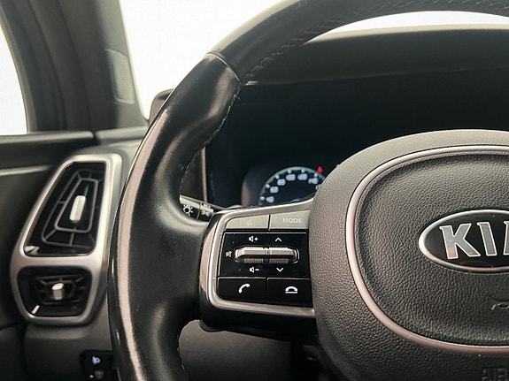 Kia Sorento 23 of 30