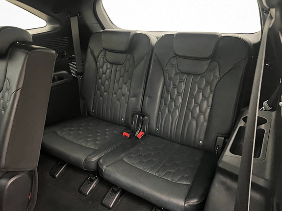 Kia Sorento 12 of 30