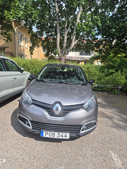 Renault Captur 2 of 5