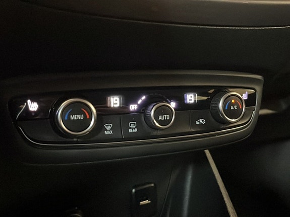 Opel Crossland X 15 of 18