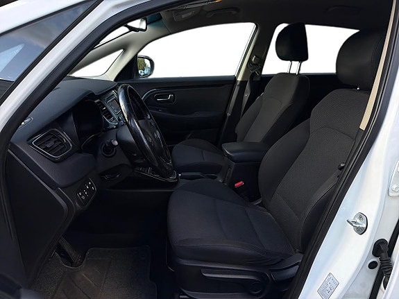 Kia Carens 15 of 23