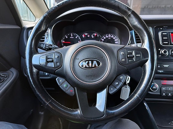 Kia Carens 23 of 23
