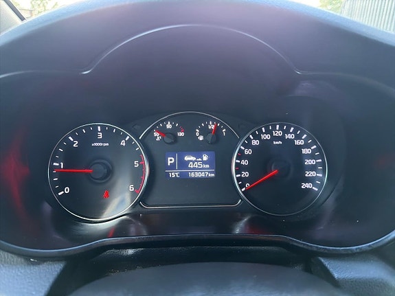 Kia Carens 11 of 23