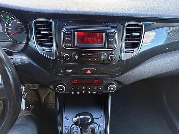 Kia Carens 12 of 23