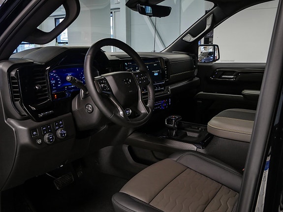 Chevrolet Silverado EV 8 of 24