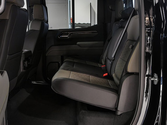Chevrolet Silverado EV 10 of 24