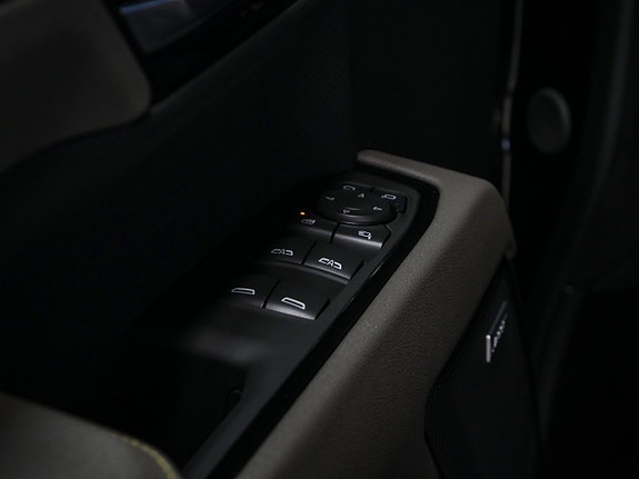 Chevrolet Silverado EV 19 of 24