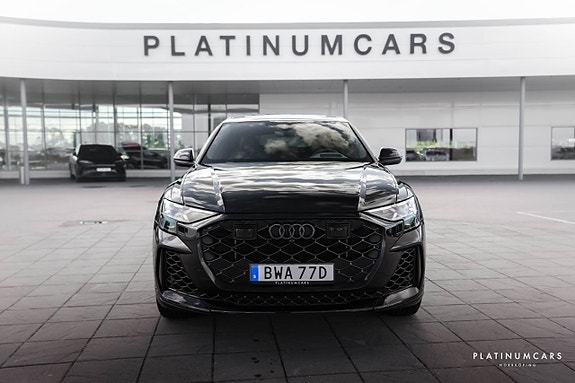 Audi RS Q8 3 of 26