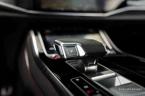 Audi RS Q8 16 of 26