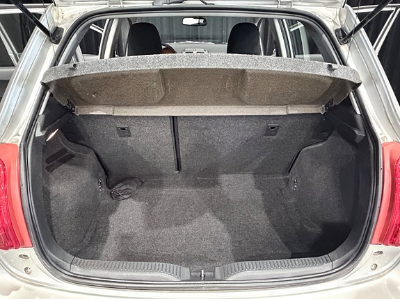 Toyota Auris 13 of 21