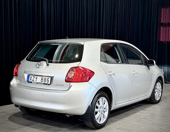 Toyota Auris 6 of 21