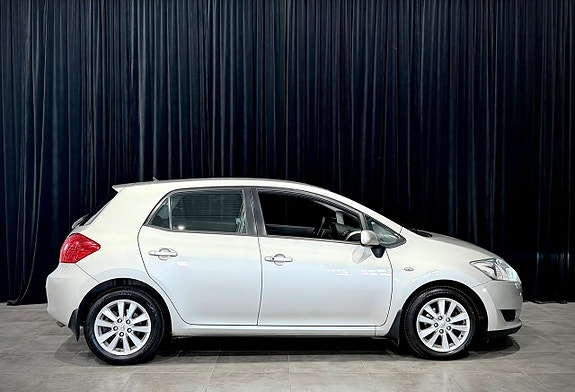 Toyota Auris 5 of 21