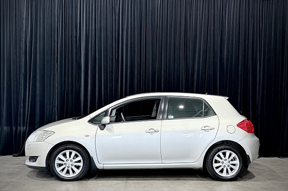 Toyota Auris 4 of 21