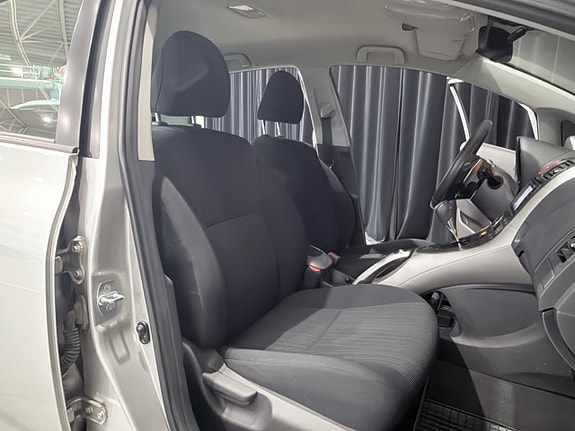 Toyota Auris 9 of 21