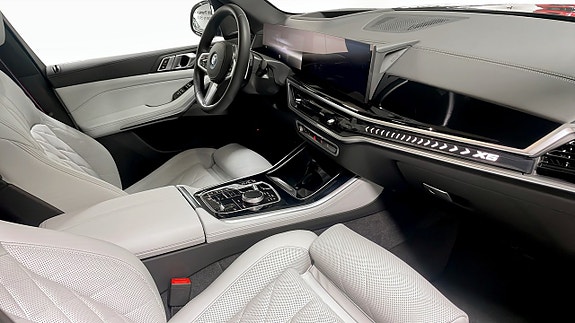 BMW X5 3 of 9