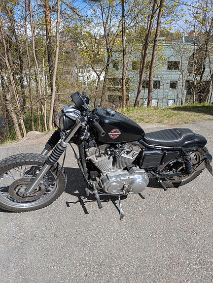 Harley-Davidson Sportster 883 2 of 4
