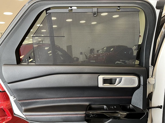 Ford Explorer 11 of 20