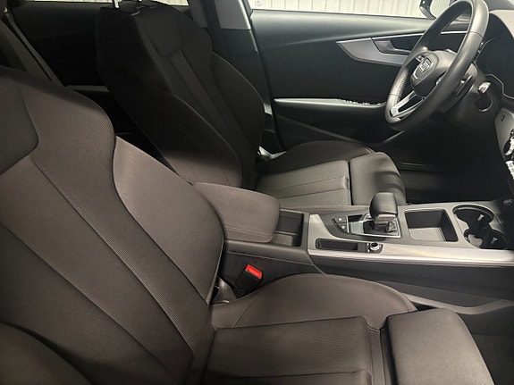 Audi A4 9 of 23