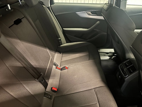 Audi A4 11 of 23