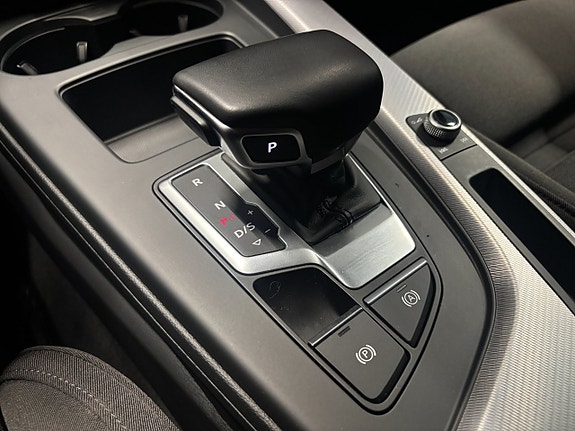 Audi A4 12 of 23
