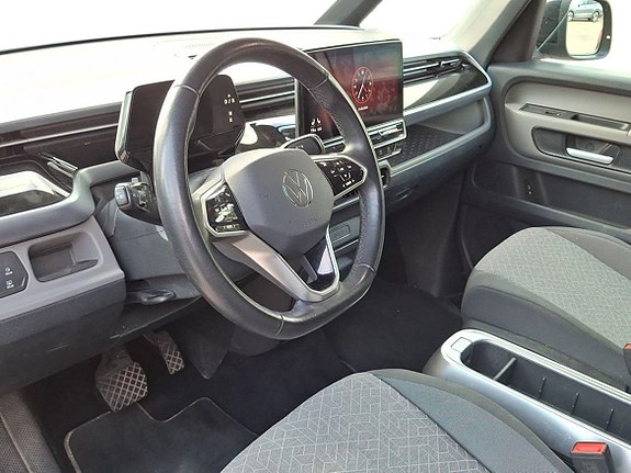 Volkswagen ID. Buzz 7 of 12
