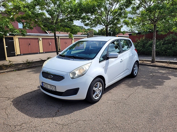 Kia Venga 2 of 12
