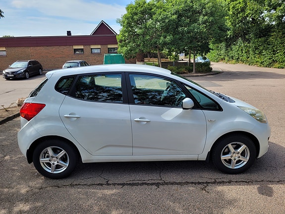 Kia Venga 4 of 12