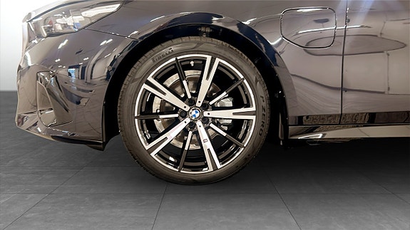 BMW 530e 9 of 9