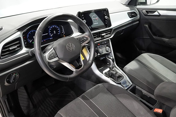 Volkswagen T-Roc 8 of 16