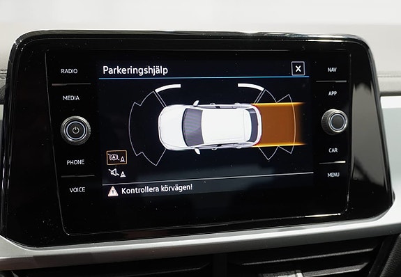 Volkswagen T-Roc 16 of 16