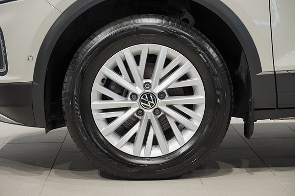 Volkswagen T-Roc 4 of 16