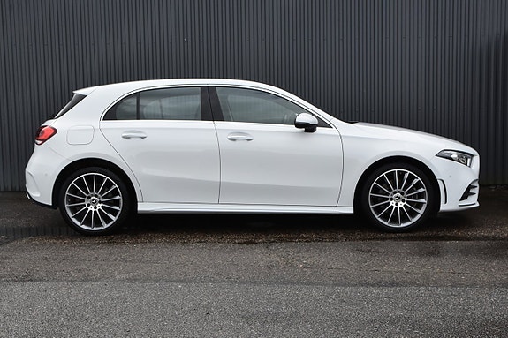 Mercedes-Benz A250 e 3 of 25