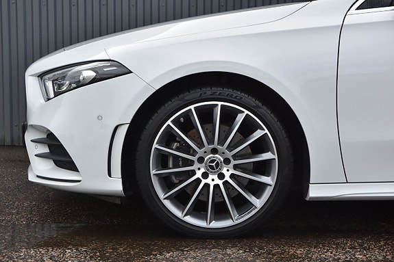 Mercedes-Benz A250 e 5 of 25