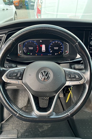 Volkswagen Transporter 9 of 25