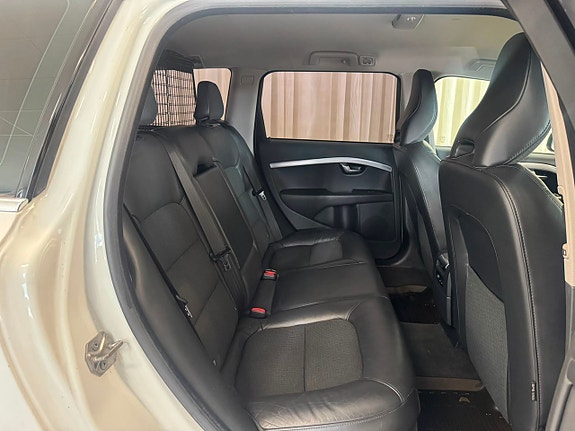 Volvo V70 24 of 28