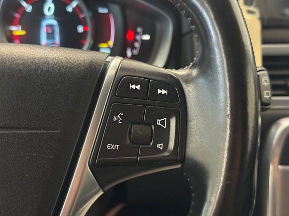 Volvo V70 12 of 28