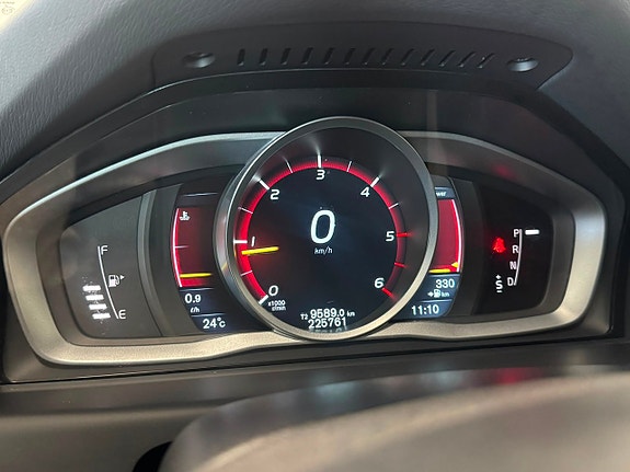 Volvo V70 13 of 28