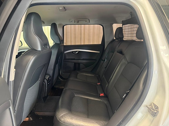 Volvo V70 25 of 28