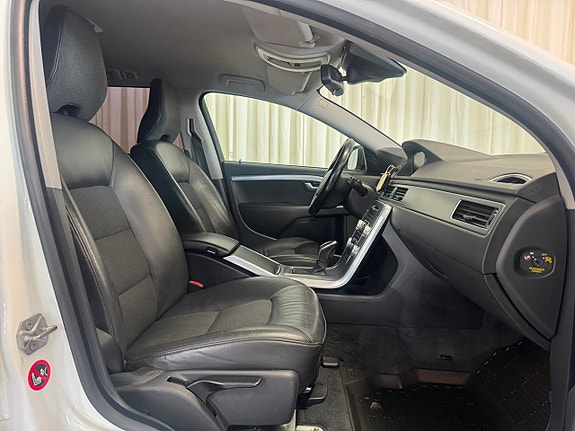 Volvo V70 9 of 28