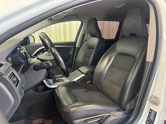Volvo V70 8 of 28